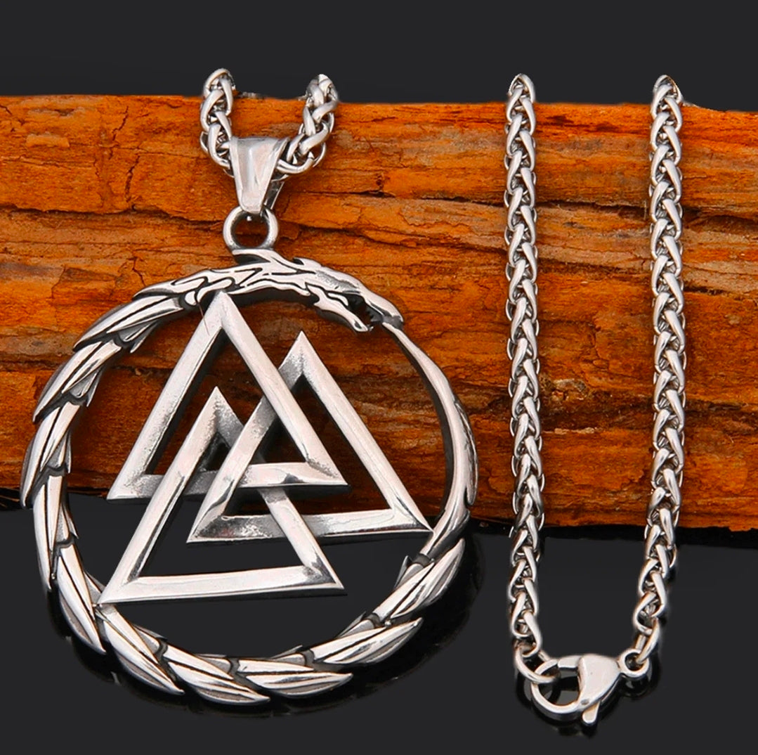Nordic Alps – „Valknut Warrior“ Edelstahl-Anhänger – Nordischer Kriegerknoten (Kette + Lederband)