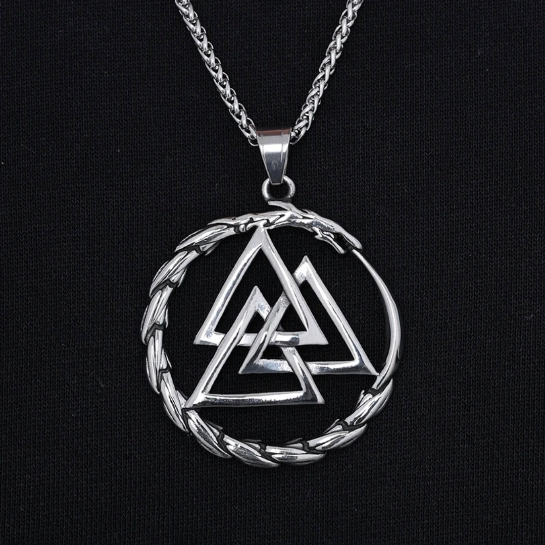 Nordic Alps – „Valknut Warrior“ Edelstahl-Anhänger – Nordischer Kriegerknoten (Kette + Lederband)