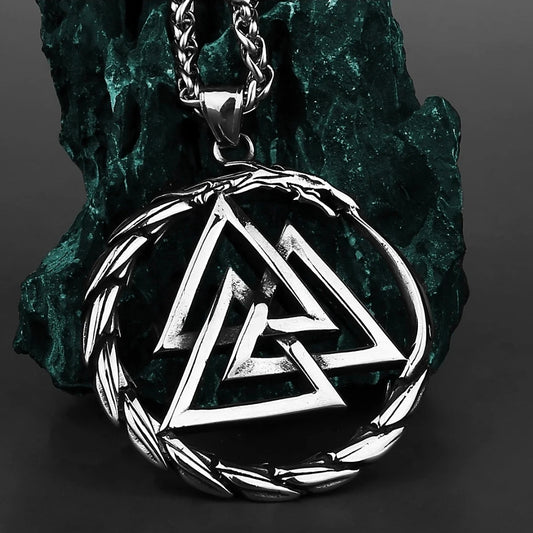 Nordic Alps – „Valknut Warrior“ Edelstahl-Anhänger – Nordischer Kriegerknoten (Kette + Lederband)